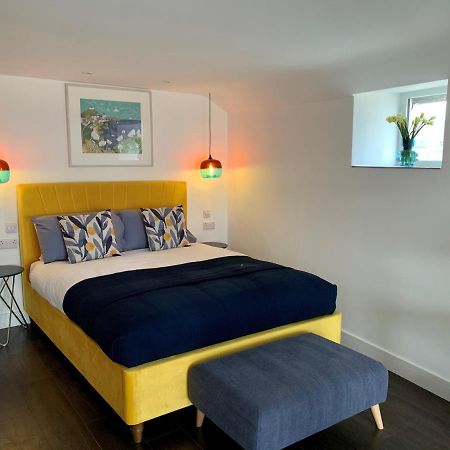 Modern Studio Apartment With Stunning Views! St Ives エクステリア 写真